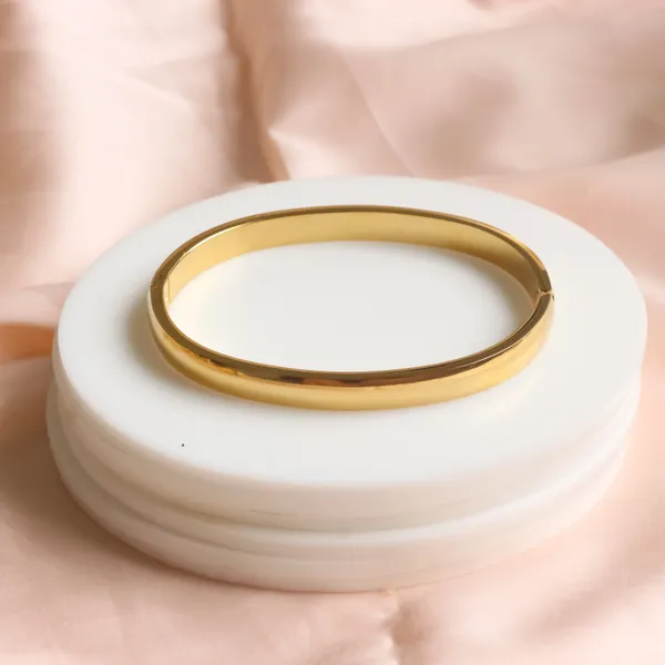 Classy_Plain_Bracelet