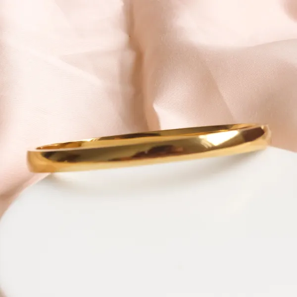 Classy_Plain_Bracelet