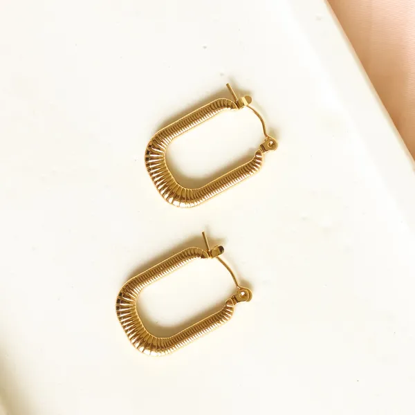 Minimalist_Wear_Hoops