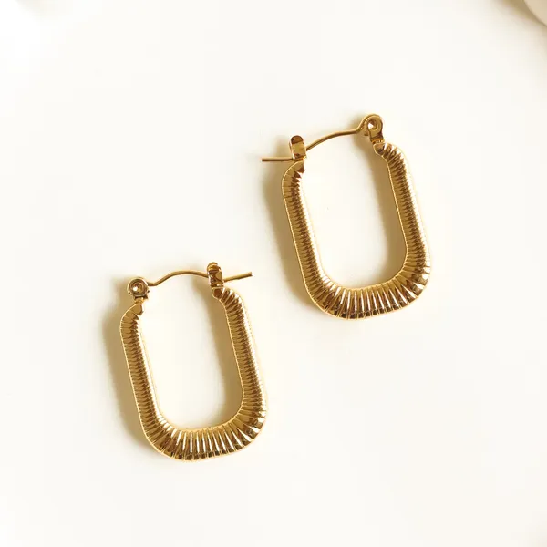 Minimalist_Wear_Hoops
