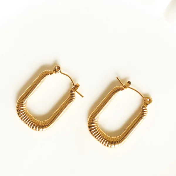 Minimalist_Wear_Hoops
