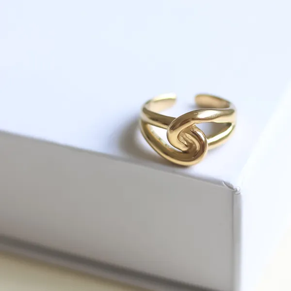 Twisted_Ring_Adjustable