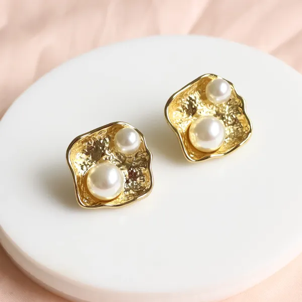 Pearl_Gold_Studs