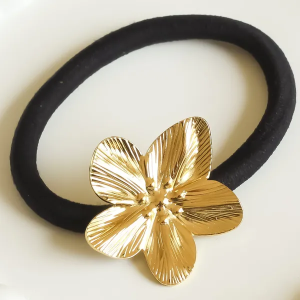 Flower_Hair_Tie