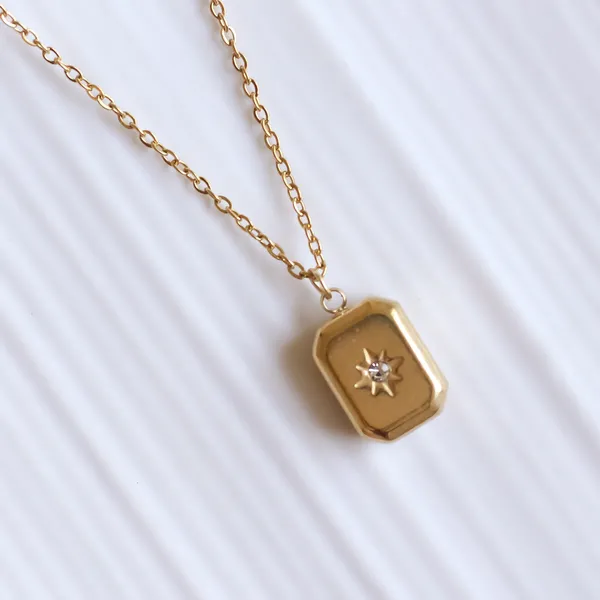 Carl_Star_Necklace