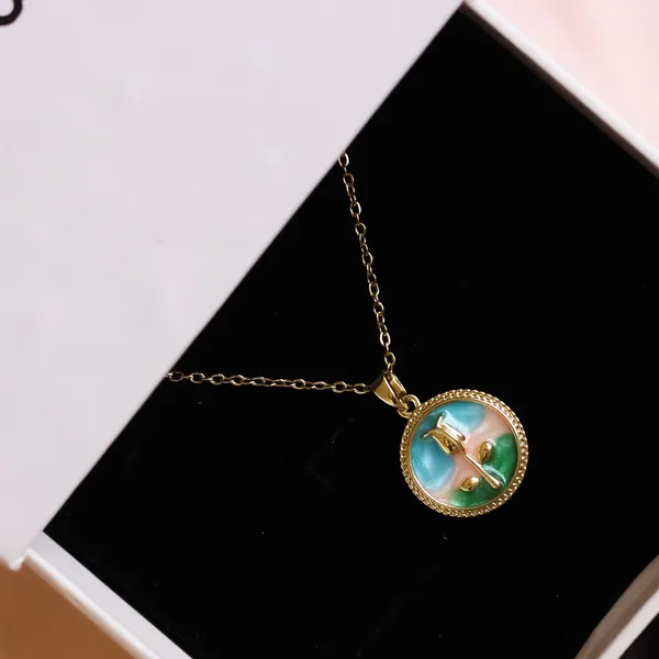 Dainty_Rose_Necklace