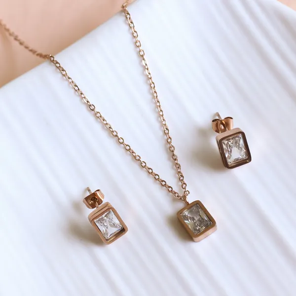 Classy_Crystal_Set_Of_2
