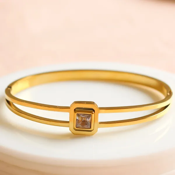 White_Stone_Bracelet