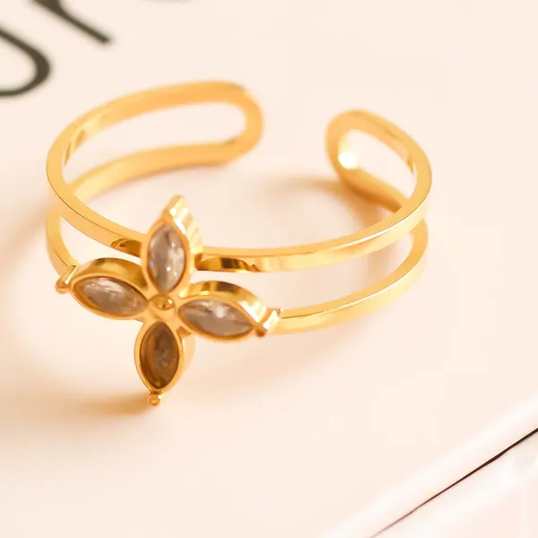 Lily_Ring_Adjustable
