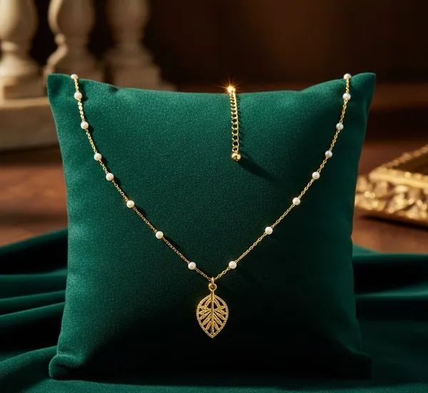 Gold_White_Metal_Pearl_Beaded_Leaf_Pendant_Necklace_For_Women