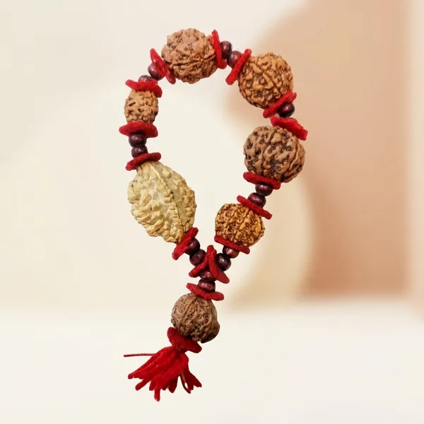 Family_Kavach_/_Authentic_Rudraksha_Bead_Mala_With_Red_Thread_And_Decorative_Beads_(2_To_7_Mukhi_With_Ganesh_Rudraksha)