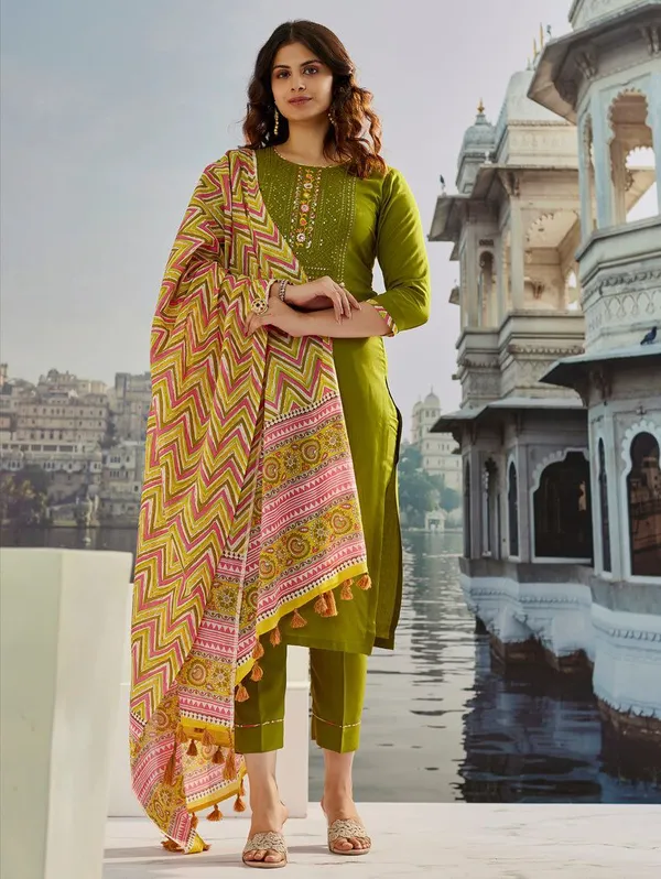 Olive_Green_Premium_And_Fancy_Design_Muslin_Cotton_Kurti_Set_For_Women