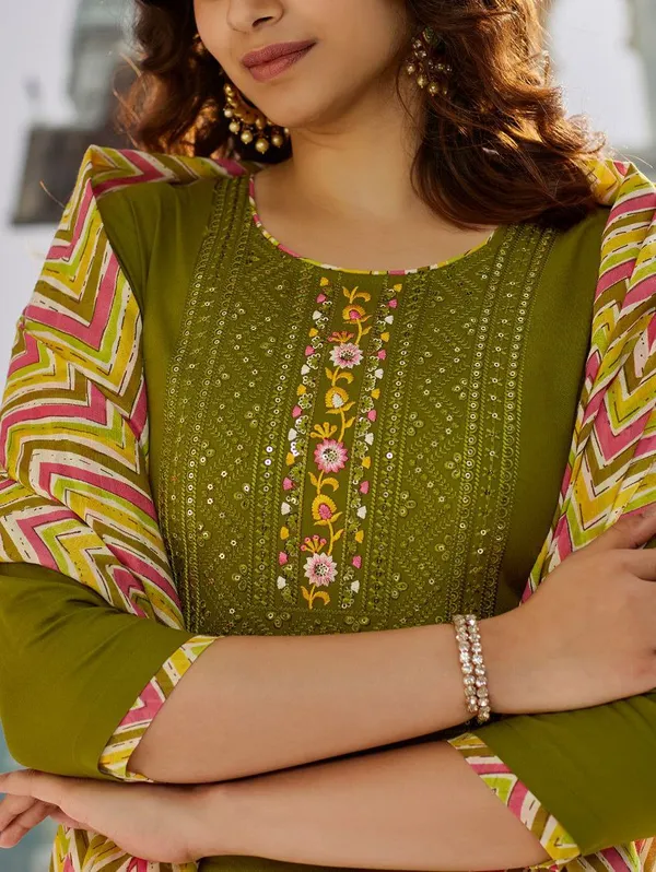 Olive_Green_Premium_And_Fancy_Design_Muslin_Cotton_Kurti_Set_For_Women