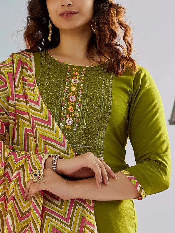 Olive_Green_Premium_And_Fancy_Design_Muslin_Cotton_Kurti_Set_For_Women