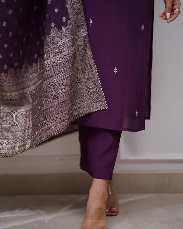 Violet_Premium_And_Fancy_Design_Pv_Chanderi_Kurti_Set_For_Women