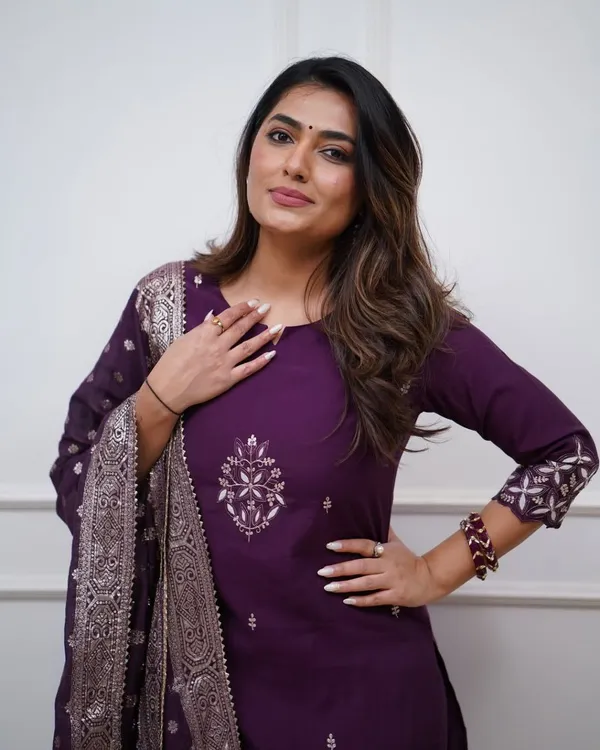 Violet_Premium_And_Fancy_Design_Pv_Chanderi_Kurti_Set_For_Women
