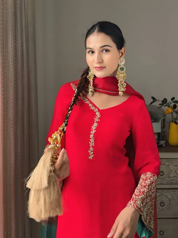 Red_Premium_And_Fancy_Design_Faux_Georgette_Farsi_Suit_Set_For_Women