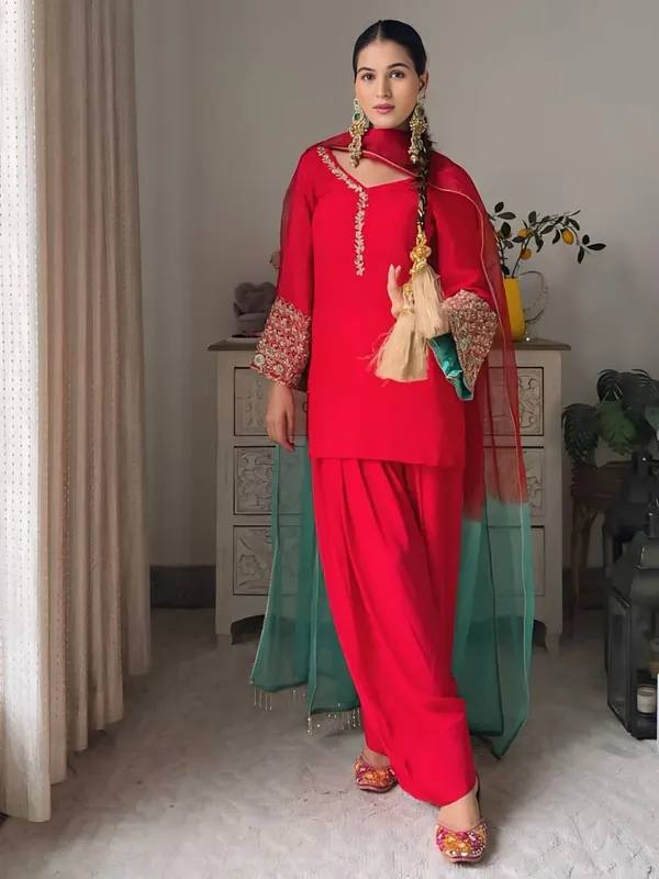 Red_Premium_And_Fancy_Design_Faux_Georgette_Farsi_Suit_Set_For_Women