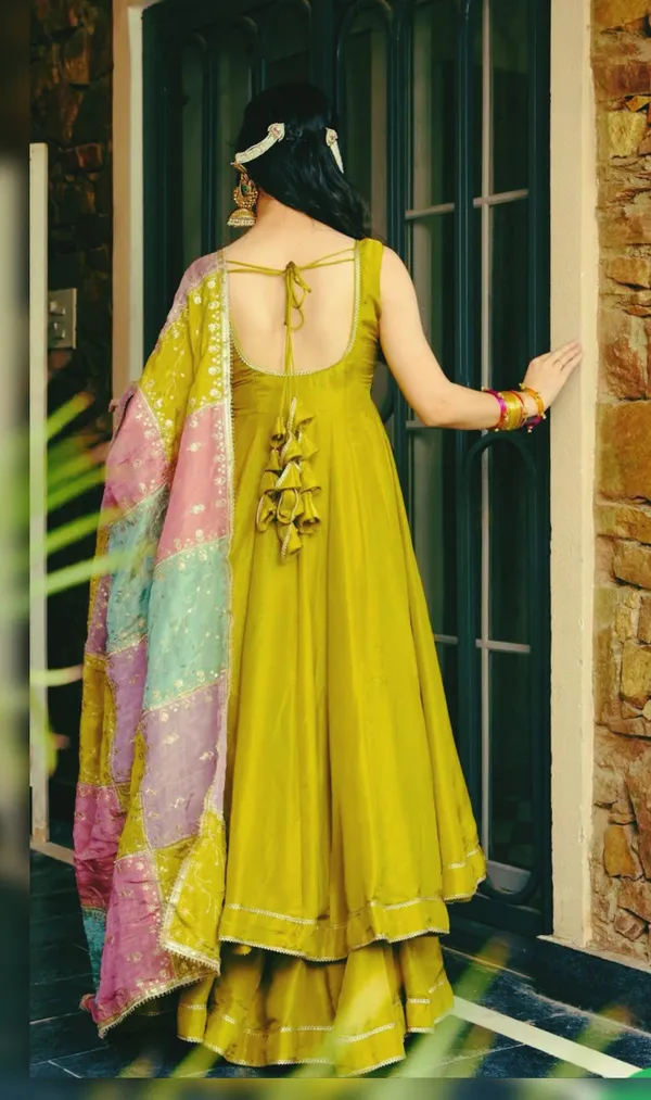 Mehendi_Green_Premium_And_Fancy_Design_Roman_Simmer_Silk_Suit_Set_For_Women