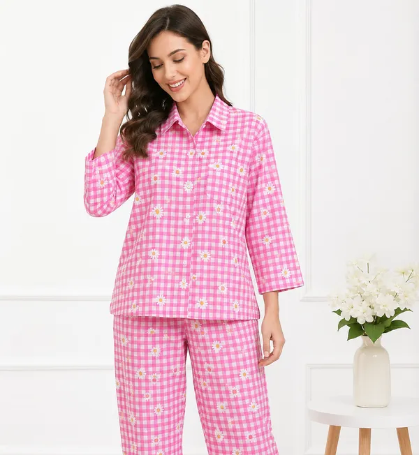 Pink_Checked_Floral_Print_Night_Suit_For_Women