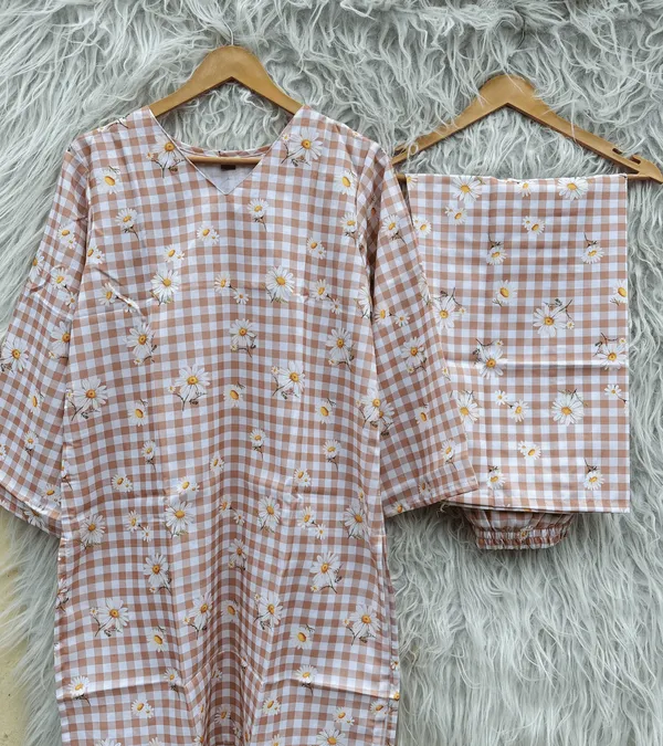 Pink_Checked_Floral_Print_Kurta_Set_For_Women