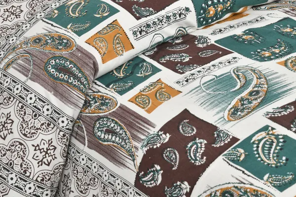 Green_And_Yellow_Cotton_Feel_Printed_Bedding_Set_108_X_108_Inch