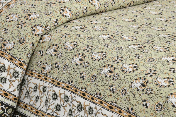 Green_Cotton_Feel_Printed_Bedsheet_108_X_108_Inch