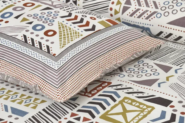 Multicolour_Cotton_Feel_Geometric_Print_Pillow_Cover_108_X_108_Inch