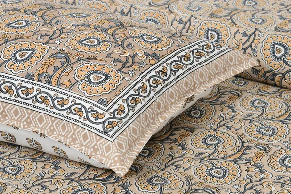 Multicolour_Cotton_Feel_Printed_Bedding_Set_108_X_108_Inch