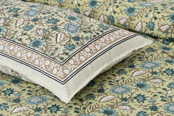 Green_Cotton_Feel_Printed_Bedding_Set_108_X_108_Inch