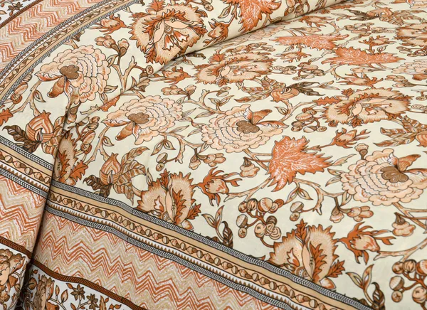 Yellow_And_Rust_Cotton_Feel_Printed_Bedding_Set_100_X_108_Inch