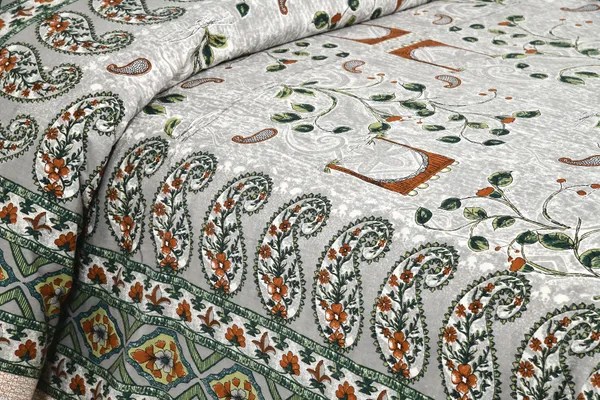 Green_And_White_Cotton_Feel_Printed_Bedding_Set_108_X_108_Inch