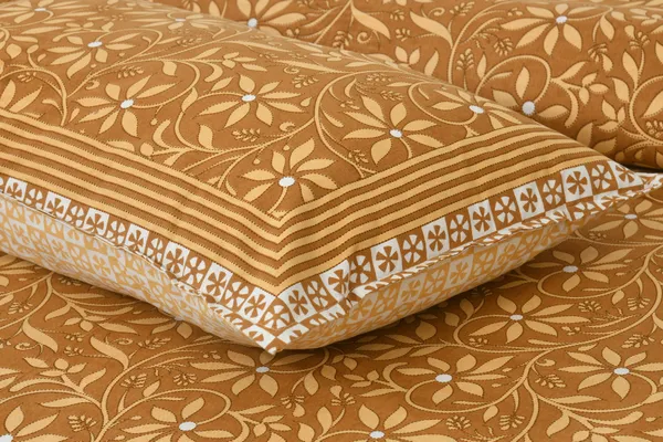 Yellow_Cotton_Feel_Floral_Printed_Bedding_Set_100_X_108_Inch