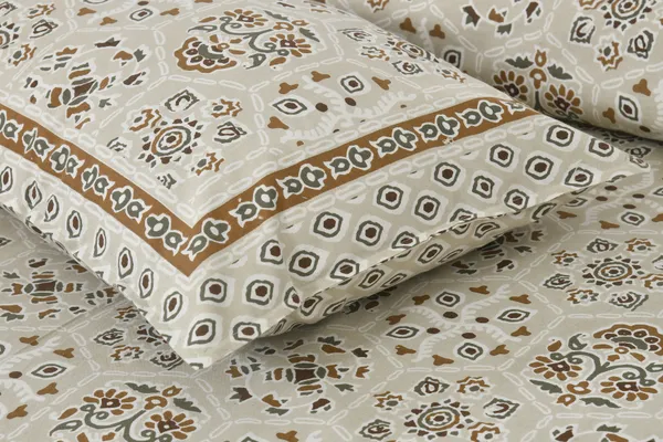 Brown_And_Green_Cotton_Feel_Printed_Bedding_Set_100_X_108_Inch