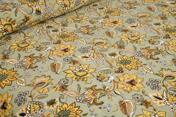 Yellow_Cotton_Feel_Printed_Bedding_Set_100_X_108_Inch