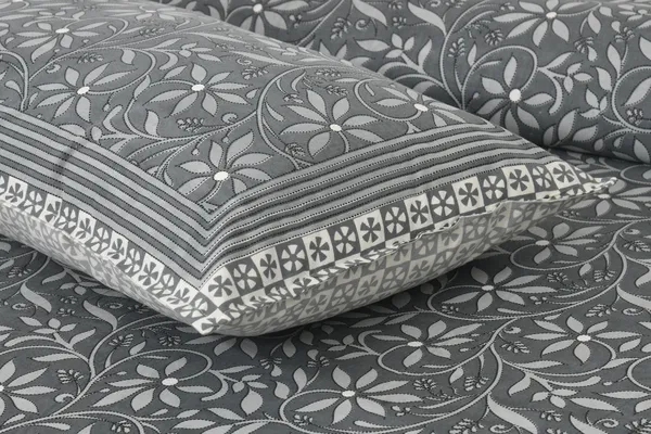 Gray_Cotton_Feel_Printed_Bedding_Set_100_X_108_Inch