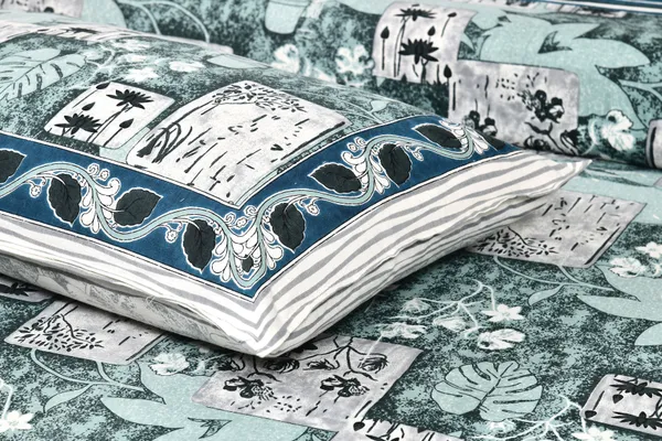 Green_And_Blue_Cotton_Feel_Patchwork_Bedding_Set_108_X_108_Inch