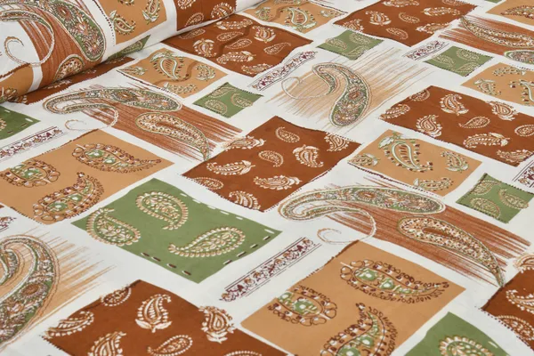 Red_And_Rust__Cotton_Feel_Printed_Bedsheet_108_X_108_Inch