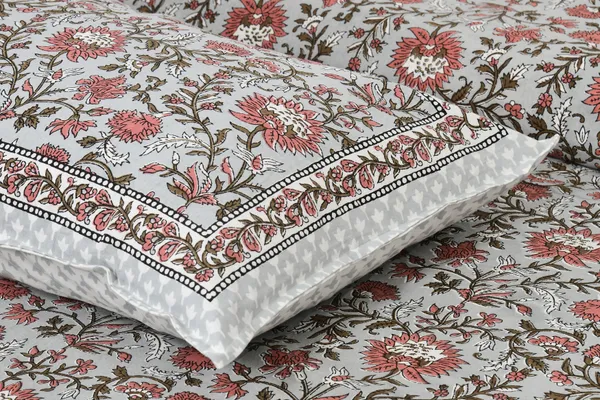 Multicolour_Cotton_Feel_Printed_Bedding_Set_108_X_108_Inch