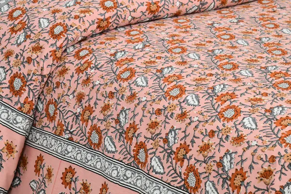Orange_And_Red_Cotton_Feel_Printed_Bedding_Set_108_X_108_Inch