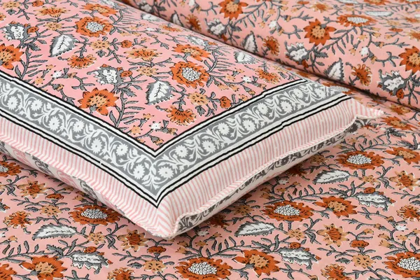 Orange_And_Red_Cotton_Feel_Printed_Bedding_Set_108_X_108_Inch