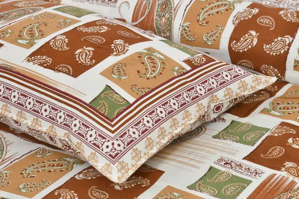 Red_And_Rust__Cotton_Feel_Printed_Bedsheet_108_X_108_Inch
