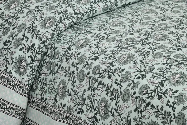 Green_Cotton_Feel_Printed_Bedding_Set_108_X_108_Inch