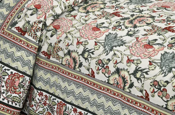 Green_Cotton_Feel_Printed_Bedsheet_100_X_108_Inch