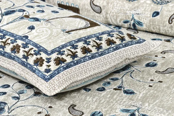 Blue_And_Beige_Cotton_Feel_Printed_Bedding_Set_108_X_108_Inch