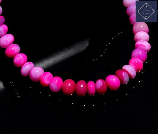 Pink_Beaded_Necklace_With_Faceted_Gemstone_Beads