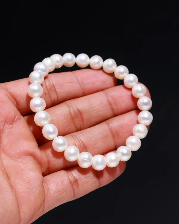 Elegant_White_Pearl_Beaded_Bracelet_For_Women