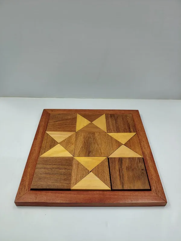 Wooden_Geometric_Puzzle_Game