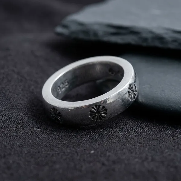 Silver_Titanium_Steel_Chrome_Flower_Ring_For_Men