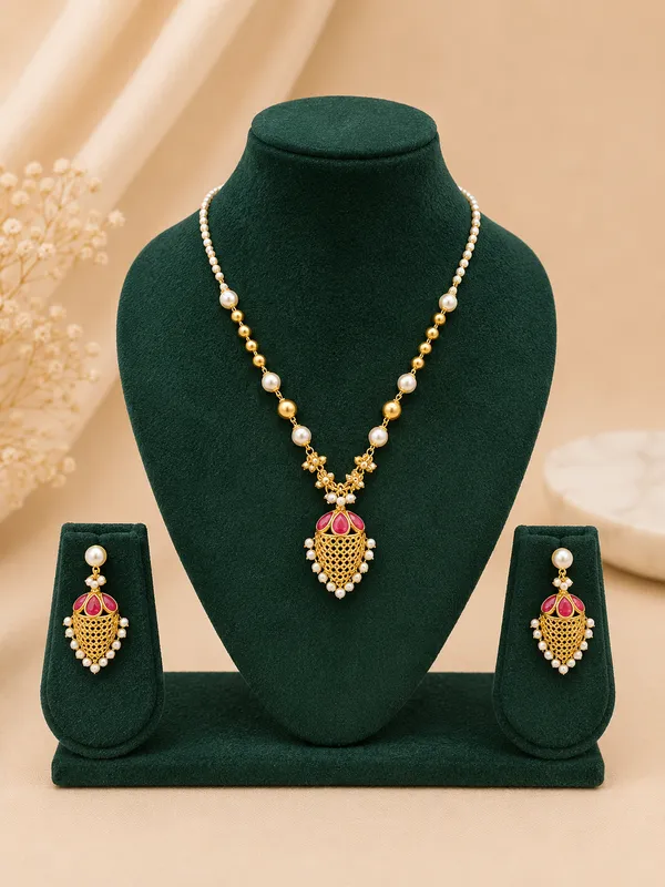 Gold_Ruby_Mesh_Pendant_Necklace_Set_With_Pearl_Drops